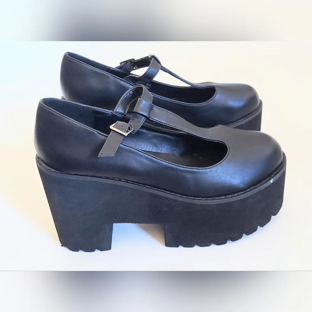 Source Unknown strap platform